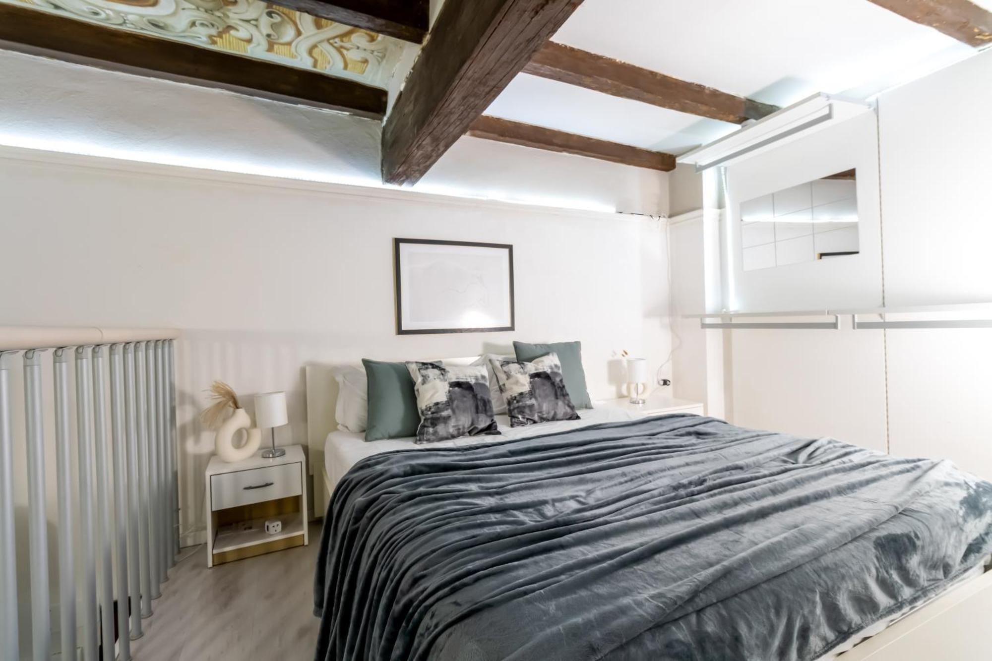 Апартаменты Charming Frescoed Loft Болонья Экстерьер фото